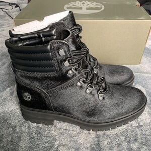 Timberland Women’s Mid Hikers - Never worn still in box! Size 7.5